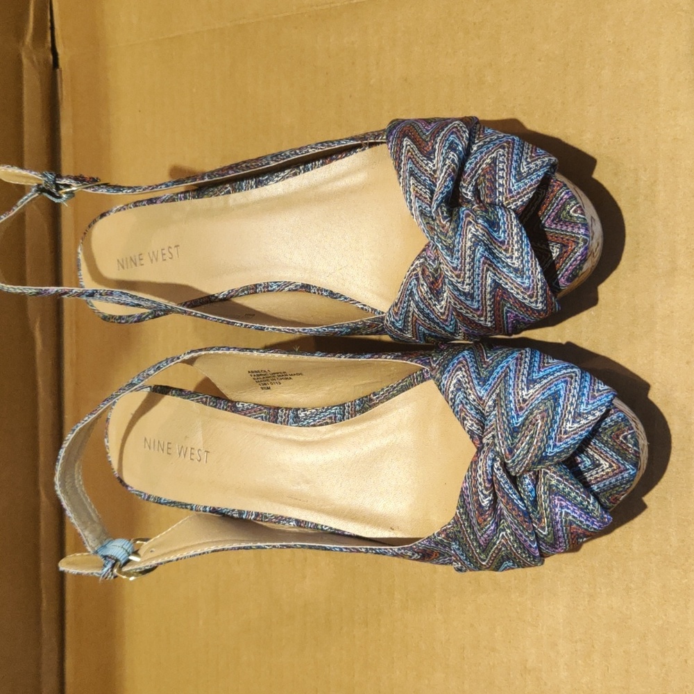 Nine West Abeol 1 multi color print size 9.5 wedge sandals